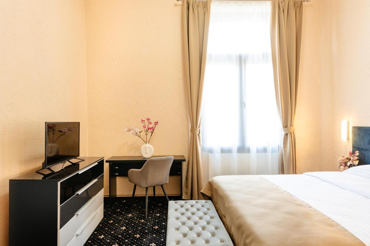 Hotel Palace Bulevard 3*