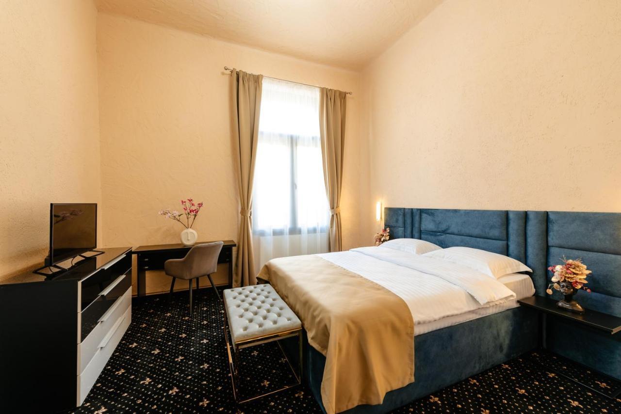 Palace Bulevard 3*